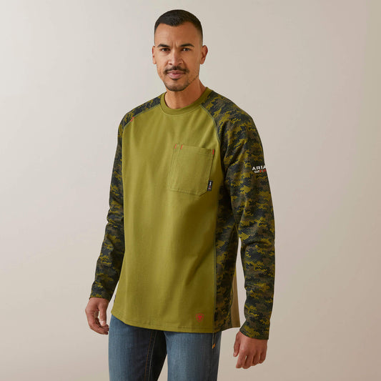 Ariat Trending | Men FR AC Stretch Camo Baseball T-Shirt
